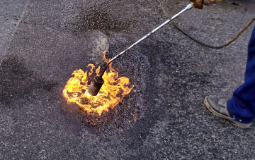 Row Green flat roofing repairs